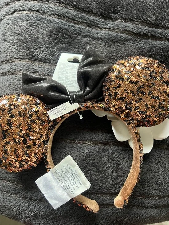 Aulani Disney Sequin Minnie Ears with Flower Accents - Picture 3 of 3